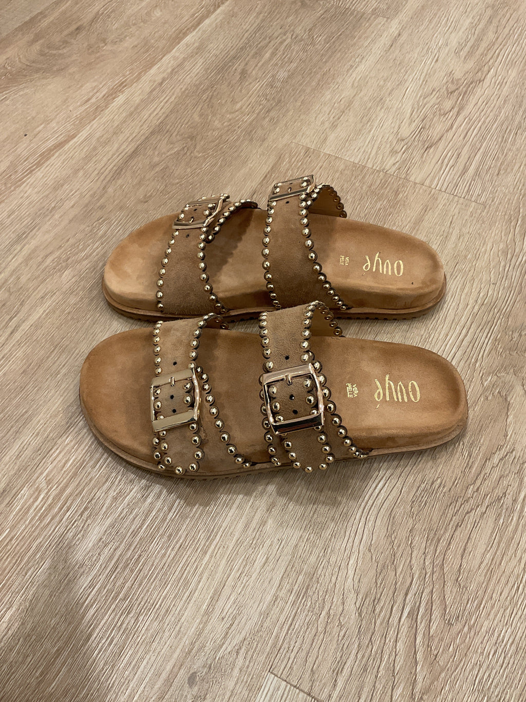 Ovyé - Sandalo ciabatta Mirror suede col. Beige