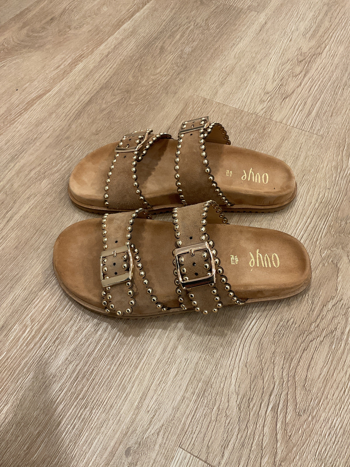 Ovyé - Sandalo ciabatta Mirror suede col. Beige