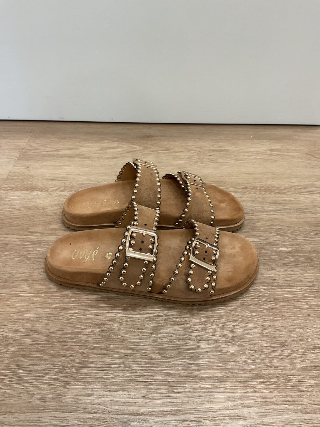 Ovyé - Sandalo ciabatta Mirror suede col. Beige