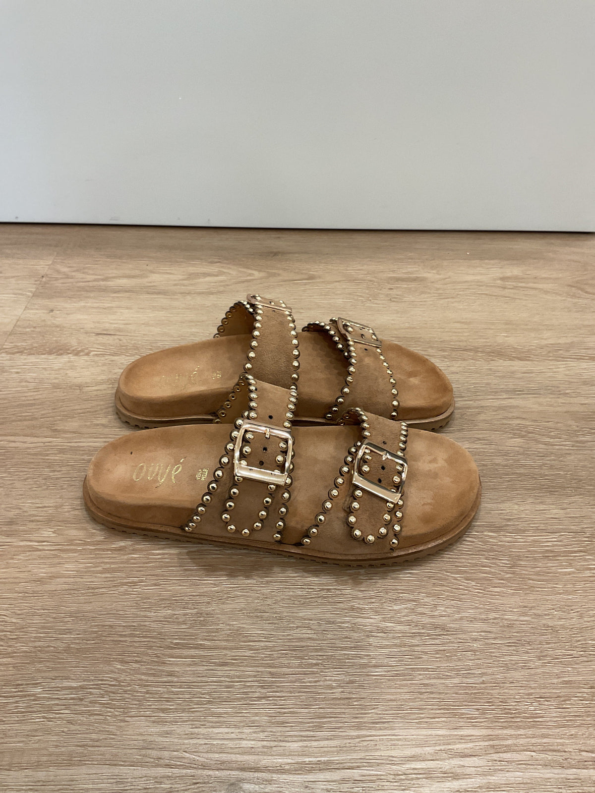Ovyé - Sandalo ciabatta Mirror suede col. Beige