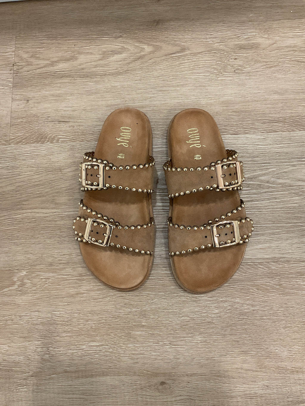 Ovyé - Sandalo ciabatta Mirror suede col. Beige